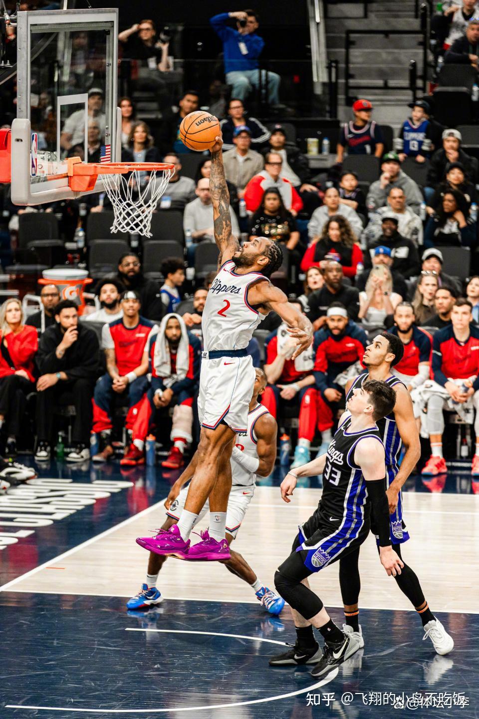 九游体育-快船球星三分绝杀，全场观众热烈欢呼，时候文章大家.-九游体育